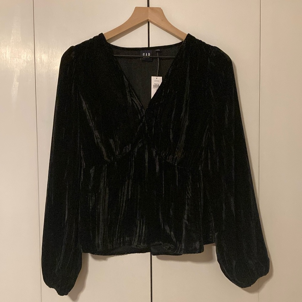 Gap velvet top